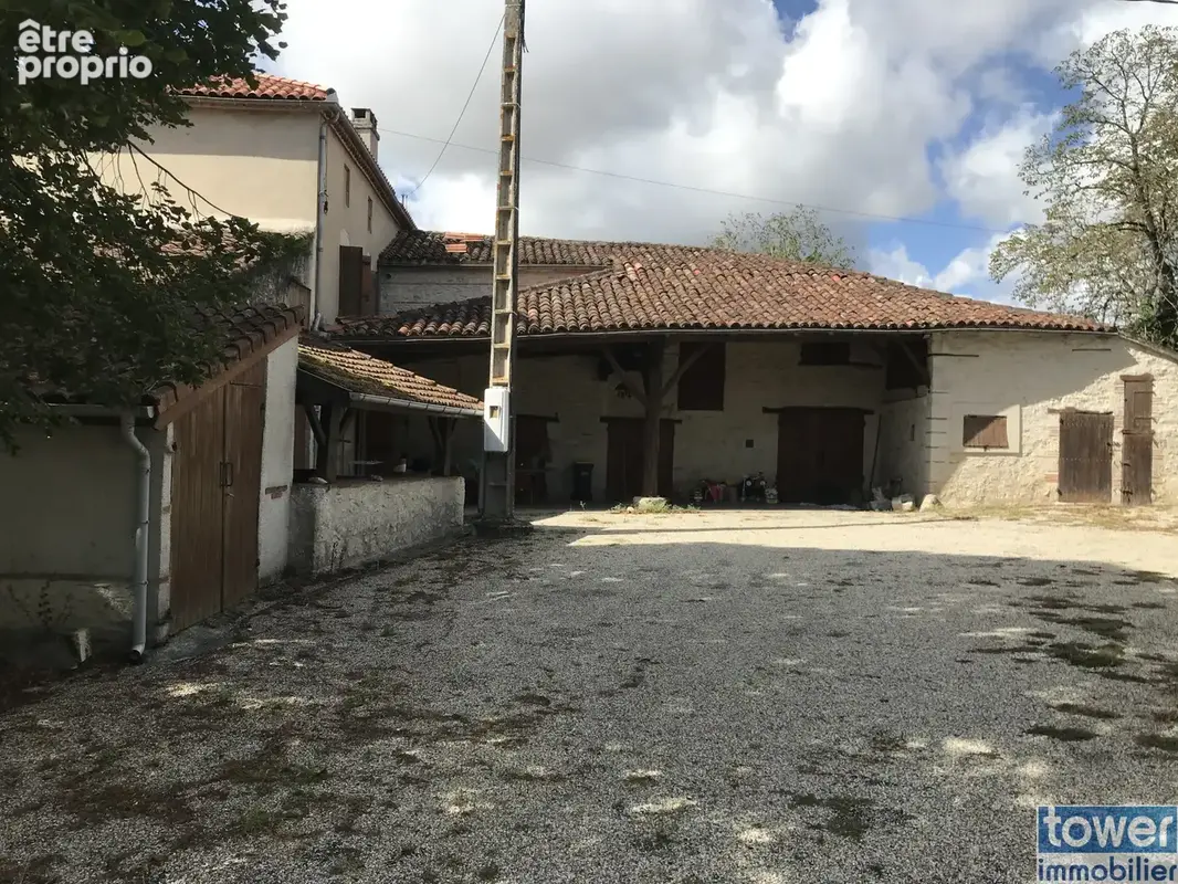 Superbe corps de ferme sur 1 hectare avec gite indépendant à rénover, séchoir à tabac et nombreuses dépendance - photo 6