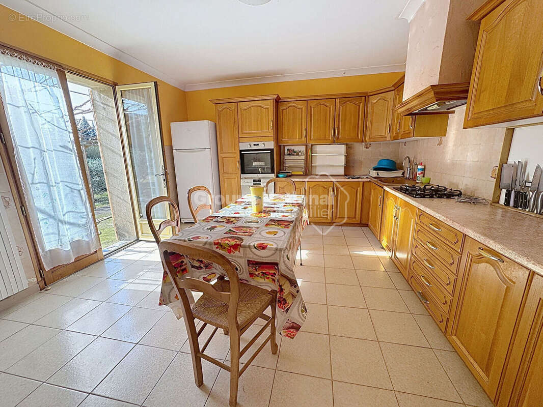 Maison à CHEVAL-BLANC