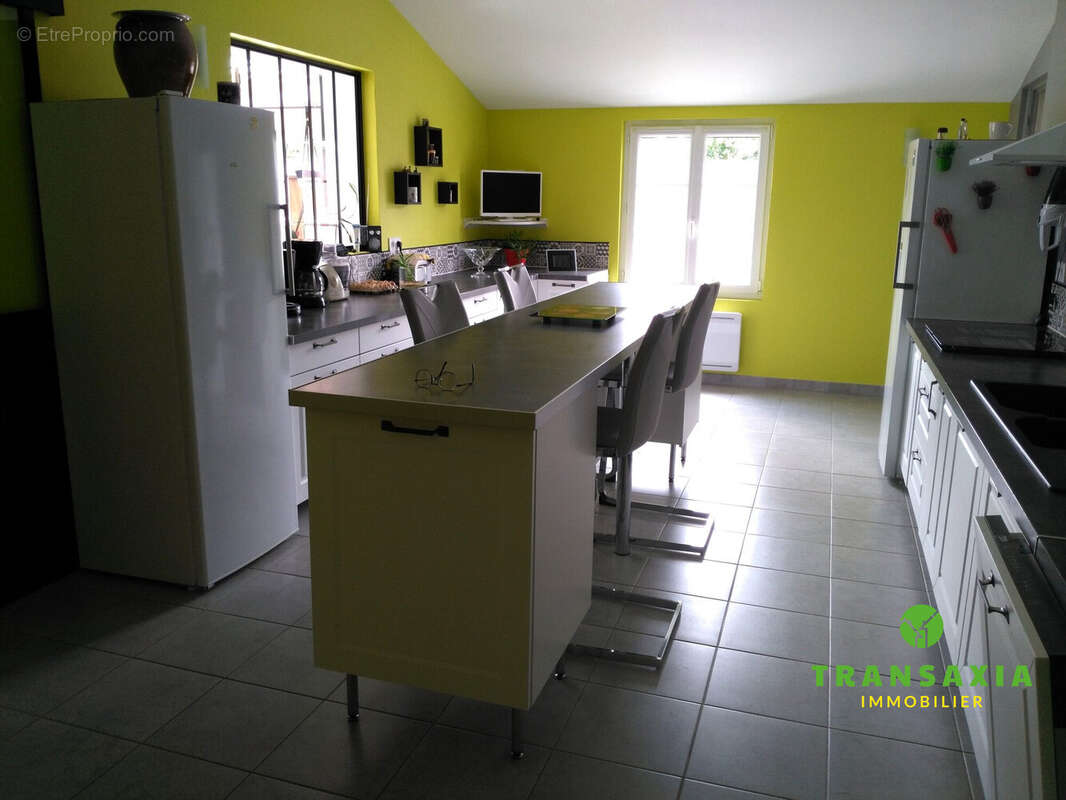 Maison 150 m² à La Taillee  - photo 7
