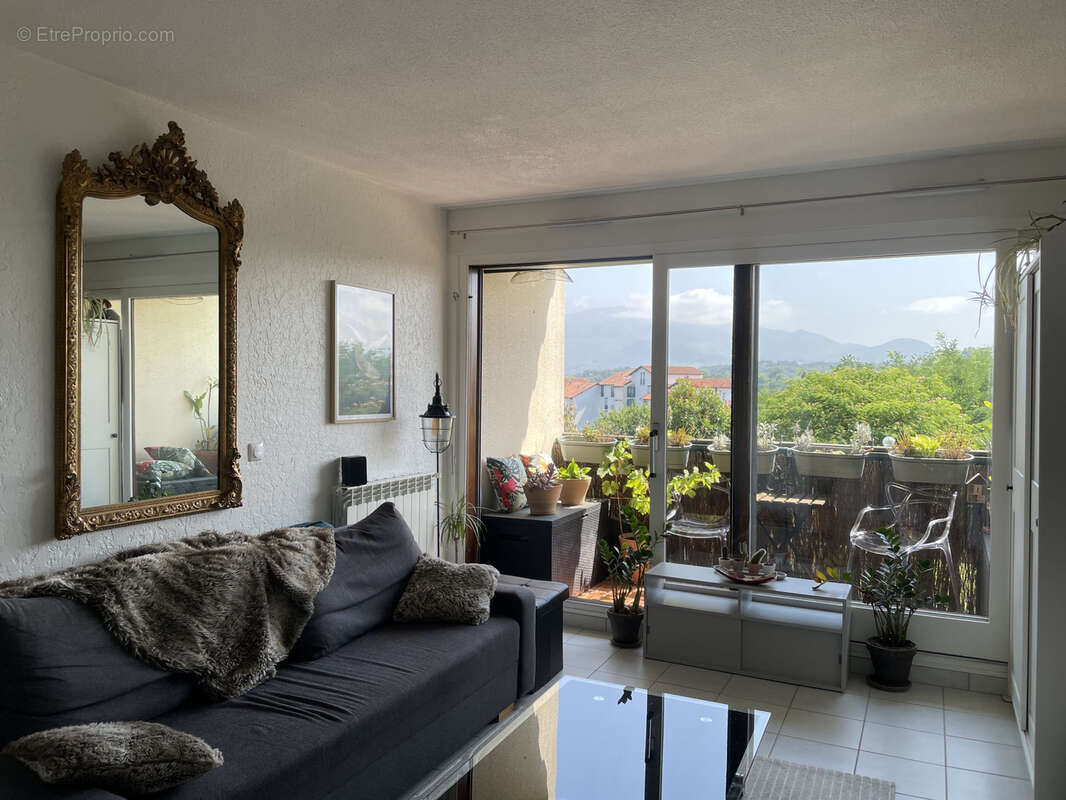 A vendre studio lumineux avec vue sur la Rhune - photo 2
