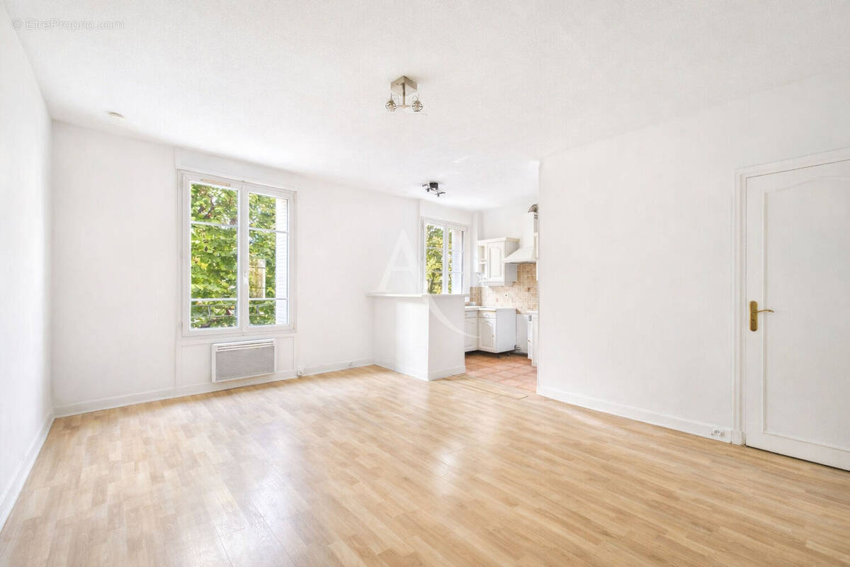 Appartement à SAINT-MAUR-DES-FOSSES