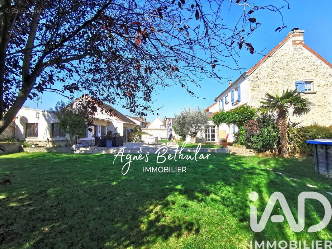 Photo 1 - Maison à SAULX-LES-CHARTREUX