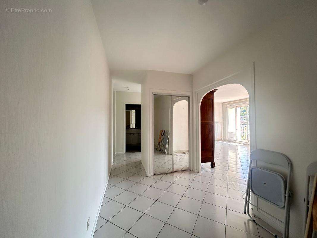 Appartement à NEUVILLE-SUR-SAONE