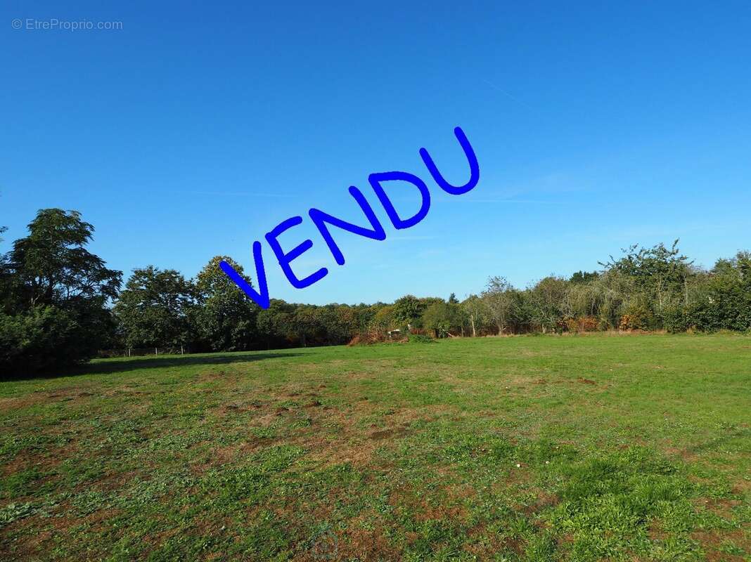 Terrain à GUERN