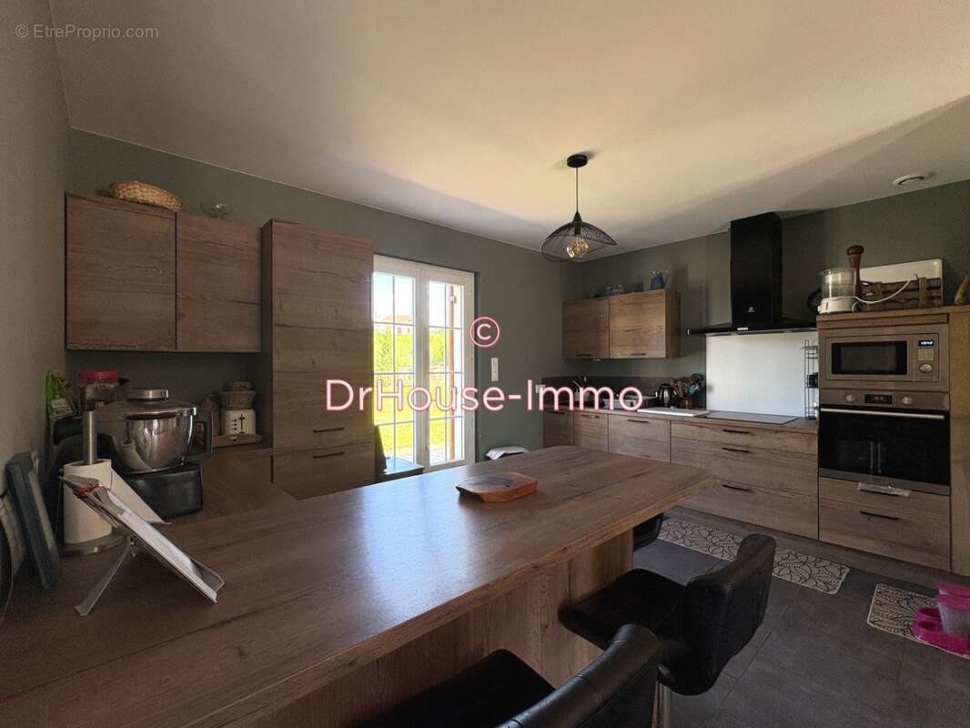 Maison à BOURDEILLES