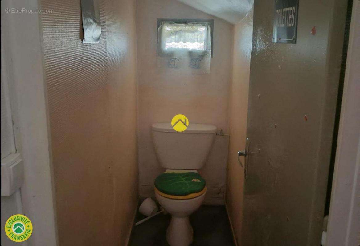 Maison à AINAY-LE-CHATEAU