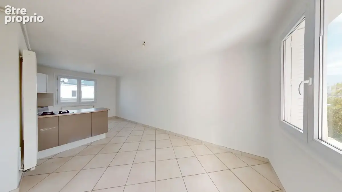 Appartement 2 pièces de 36 m2 - Dernier Etage - Eaux Claires /  Bv Joseph Vallier - photo 3