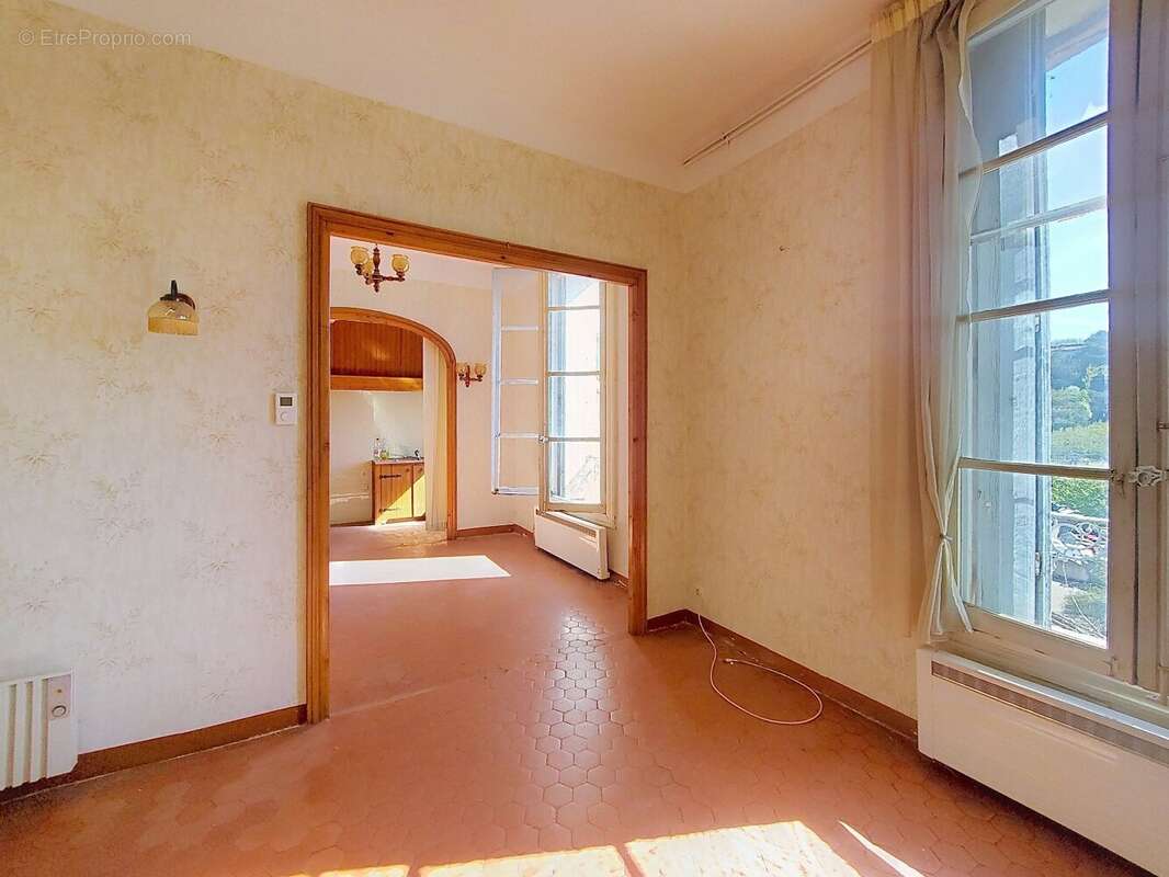 Appartement à LAMALOU-LES-BAINS