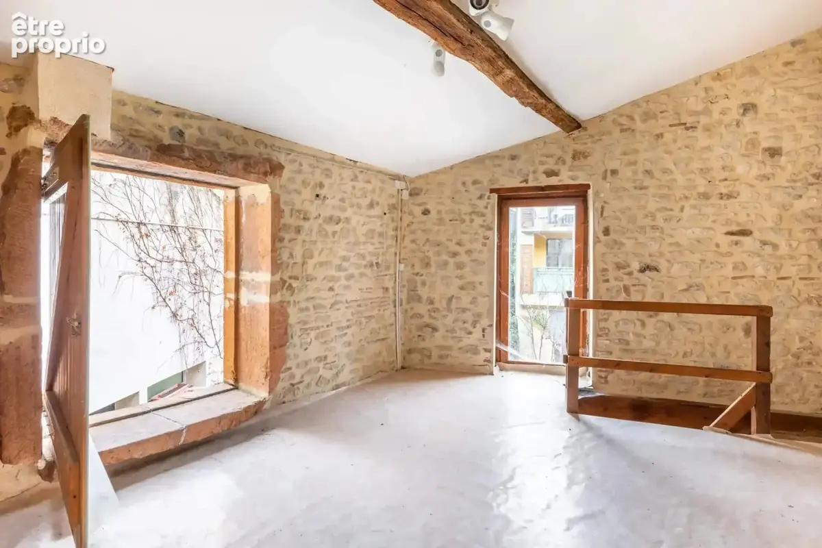 Maison de village avec travaux centre CHAZAY - photo 4