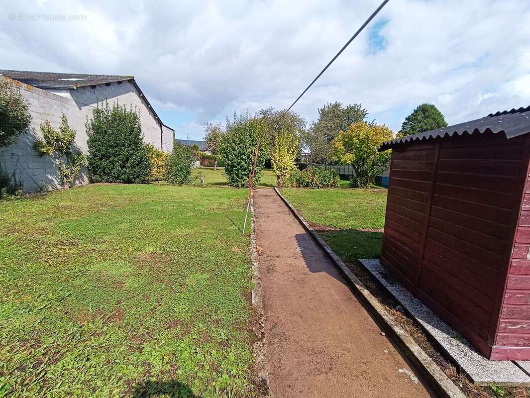 Maison à HORNOY-LE-BOURG