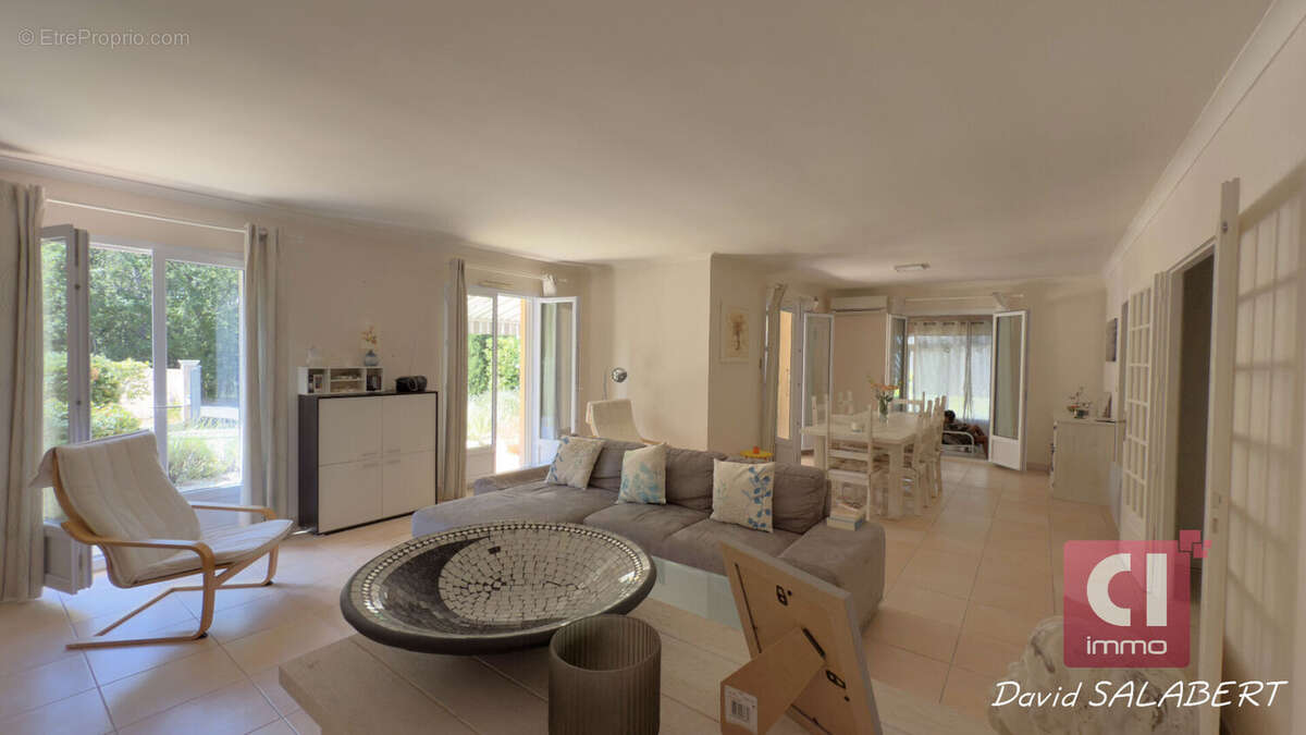 Maison à LA ROQUEBRUSSANNE