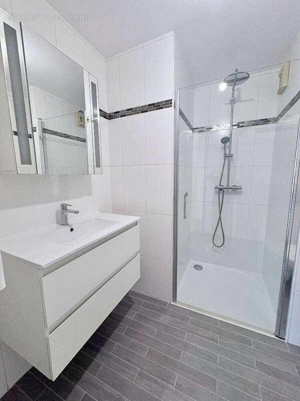 Appartement rénové avec balcon - 34 m² au Pré-Saint-Gervais - photo 7