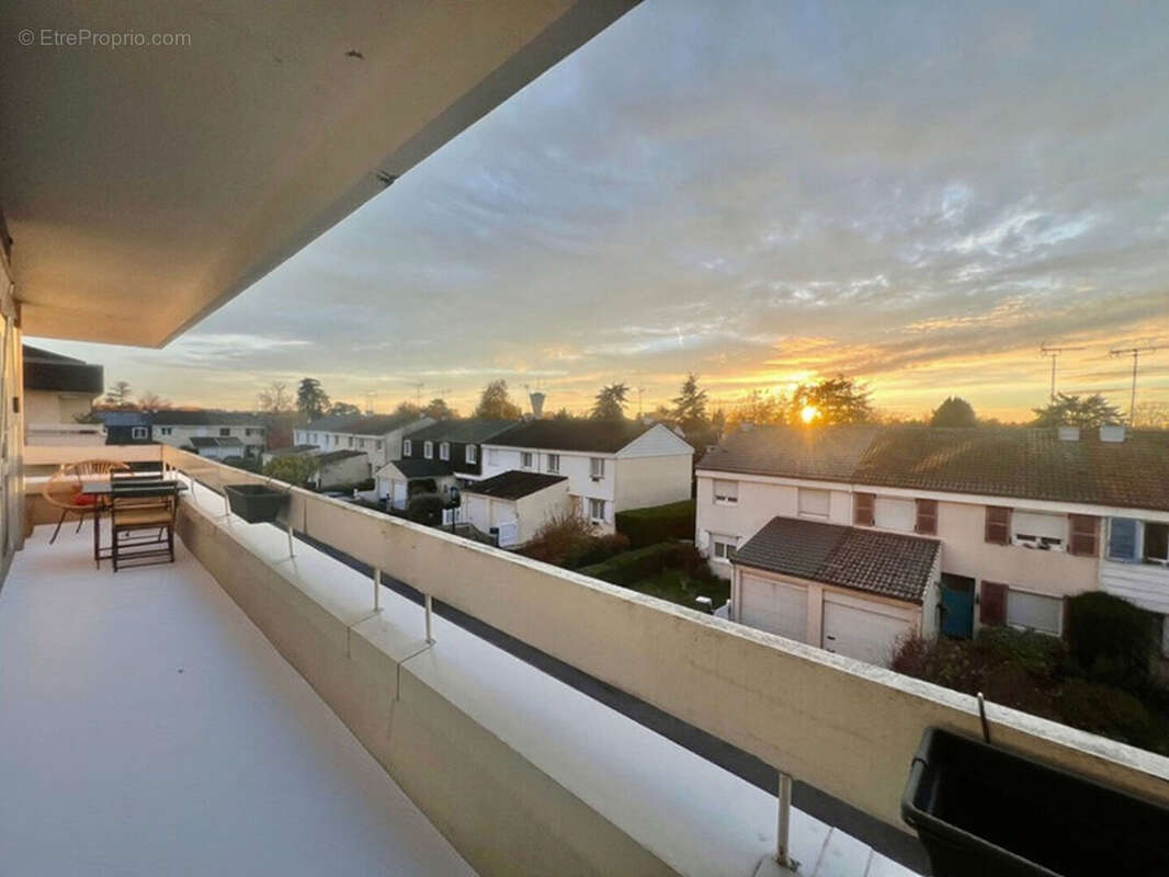 Appartement à LES ESSARTS-LE-ROI