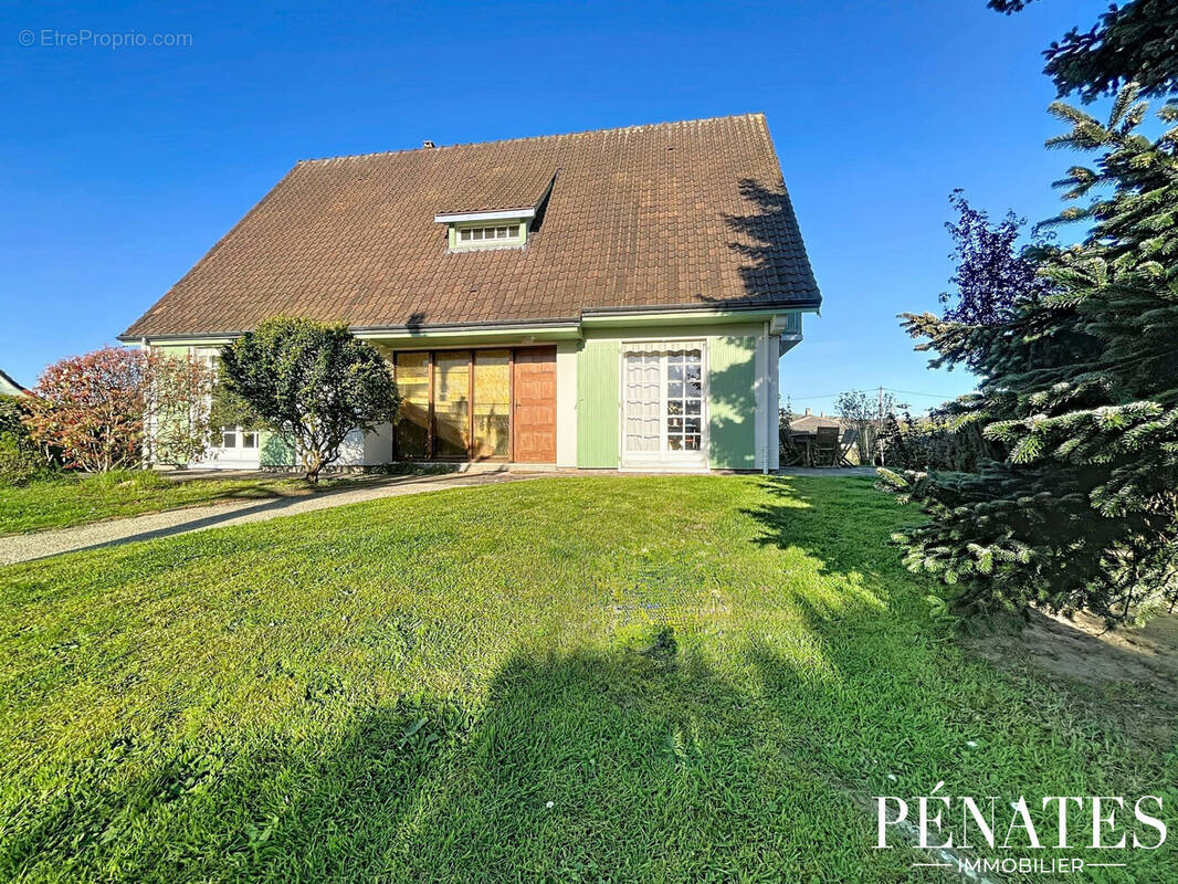 Maison à SAINT-ETIENNE-DU-ROUVRAY
