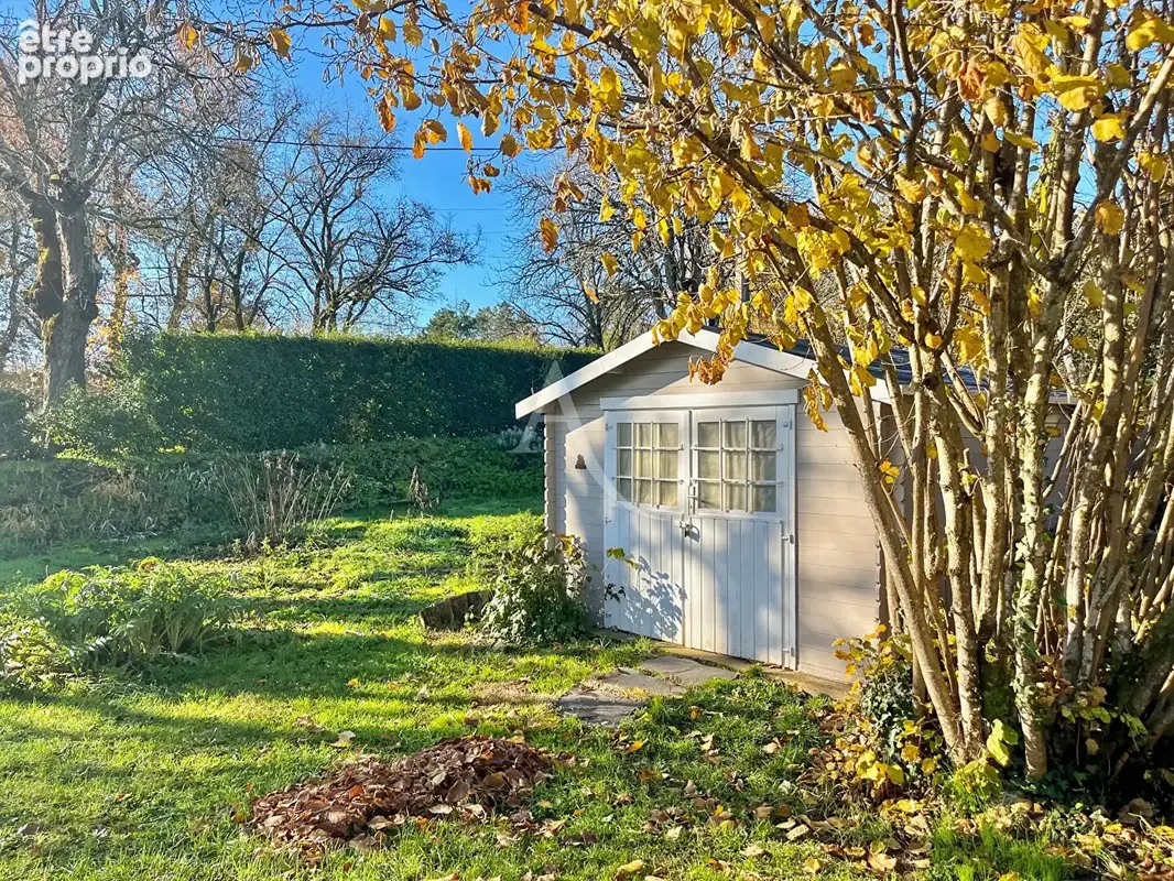 A VENDRE - Superbe maison en pierre avec dépendance et piscine - photo 16