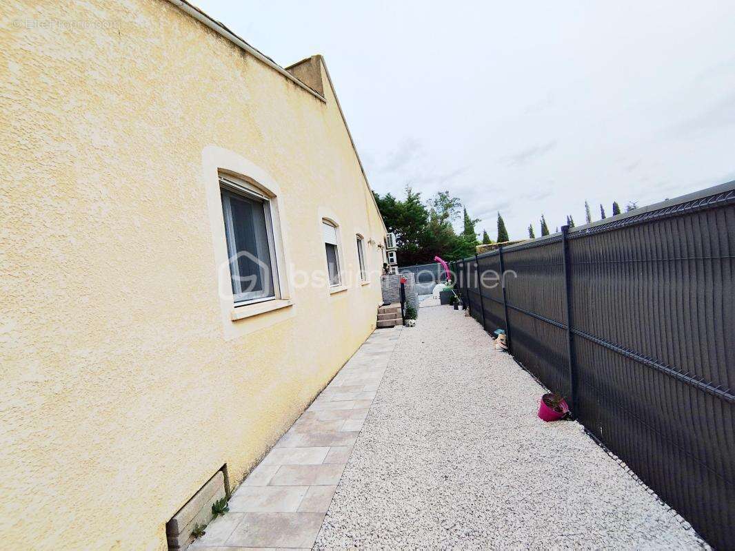 Maison à NEBIAN