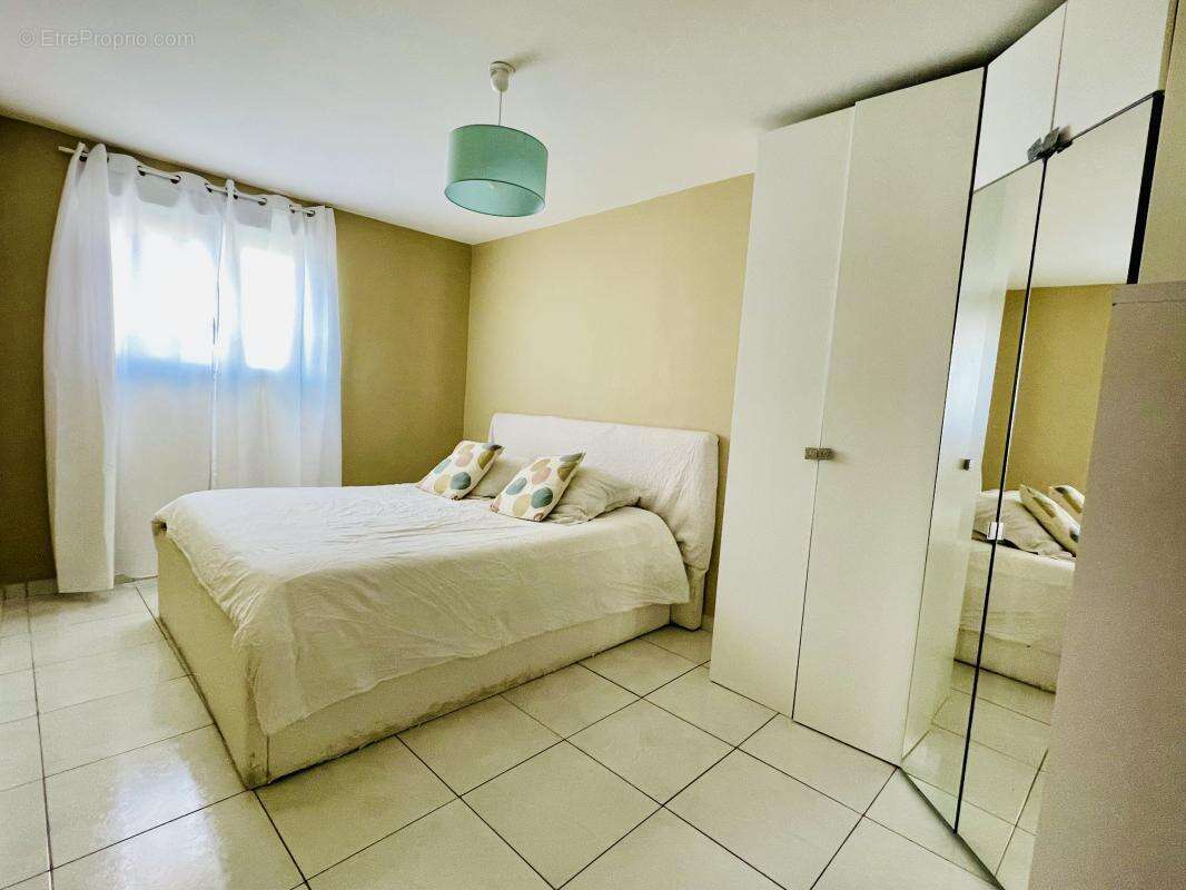 Appartement à PORT-DE-BOUC