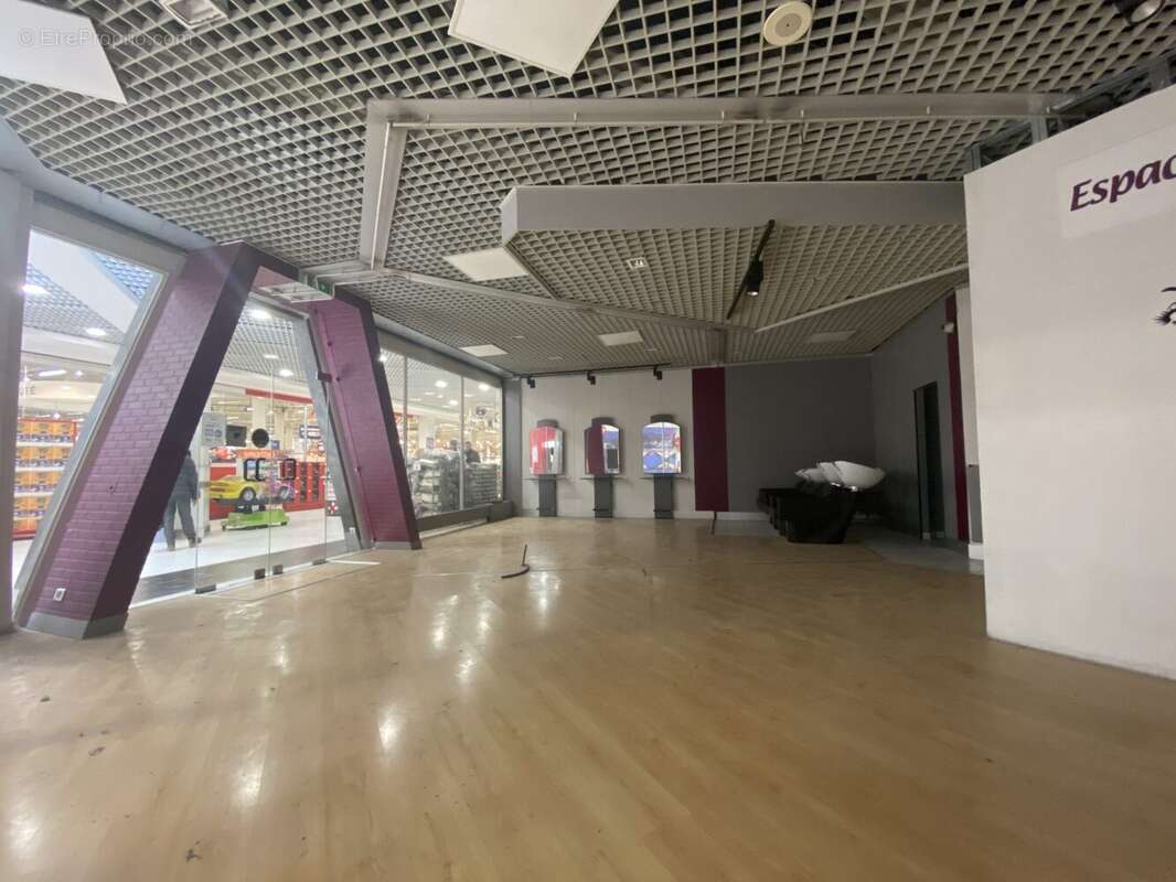 Commerce à BOURG-DE-PEAGE