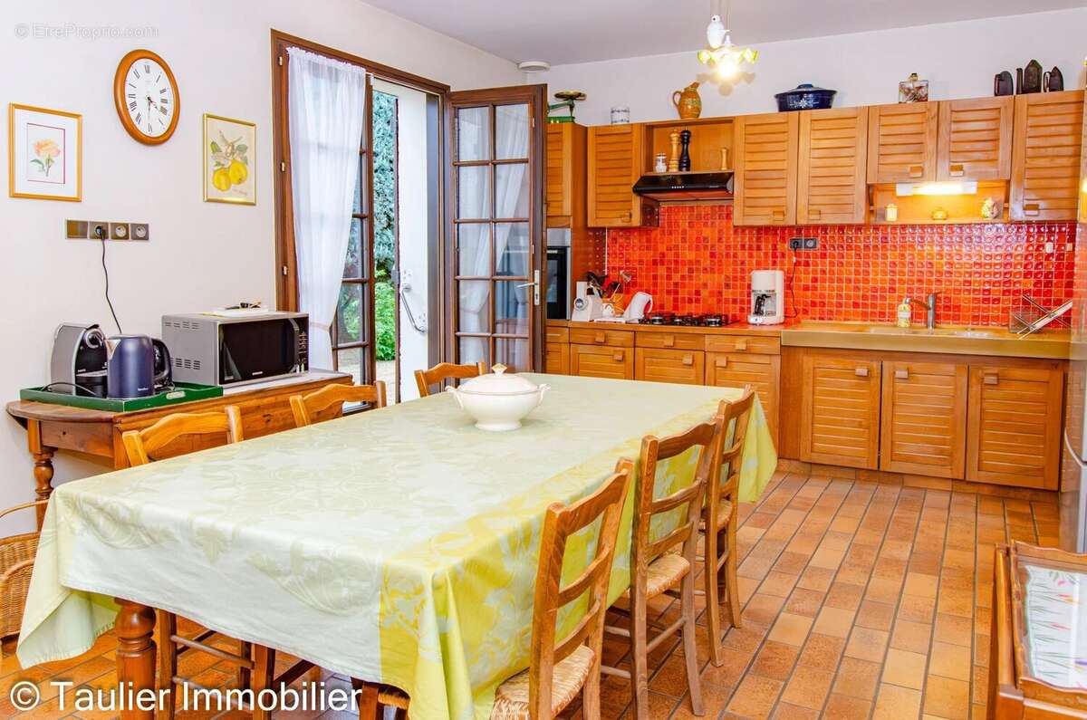 ST VÉRAND -- Élégante maison familiale 5 chambres - photo 11