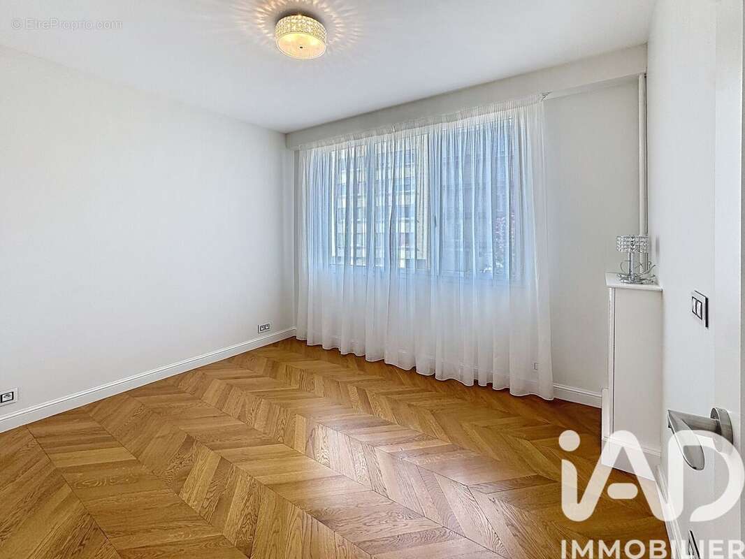 Photo 7 - Appartement à SURESNES