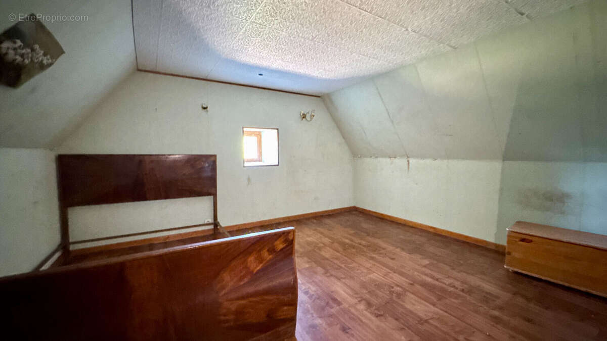 Corps de ferme 130m² hab - 6 bâtiments - photo 8