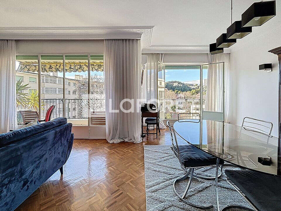 Appartement à MARSEILLE-8E