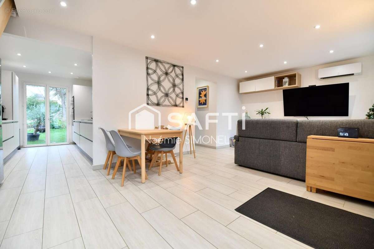 Photo 2 - Maison à CERNY