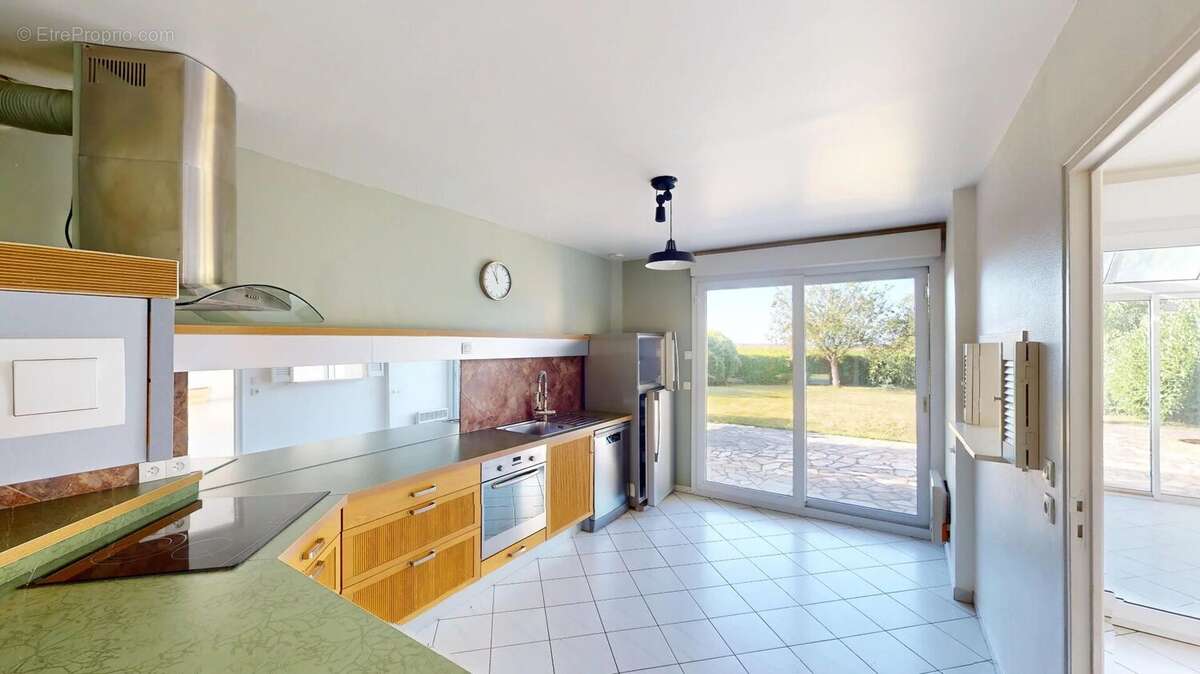 Maison à SAINT-NOM-LA-BRETECHE