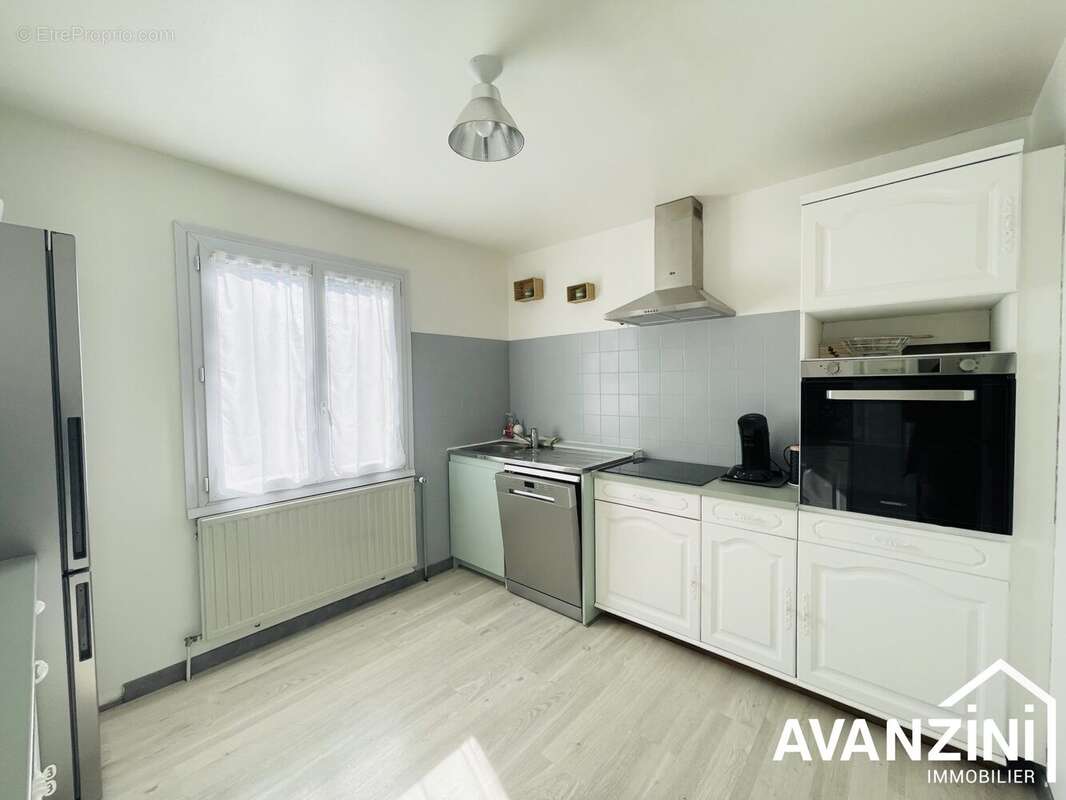 Maison à CRECY-LA-CHAPELLE