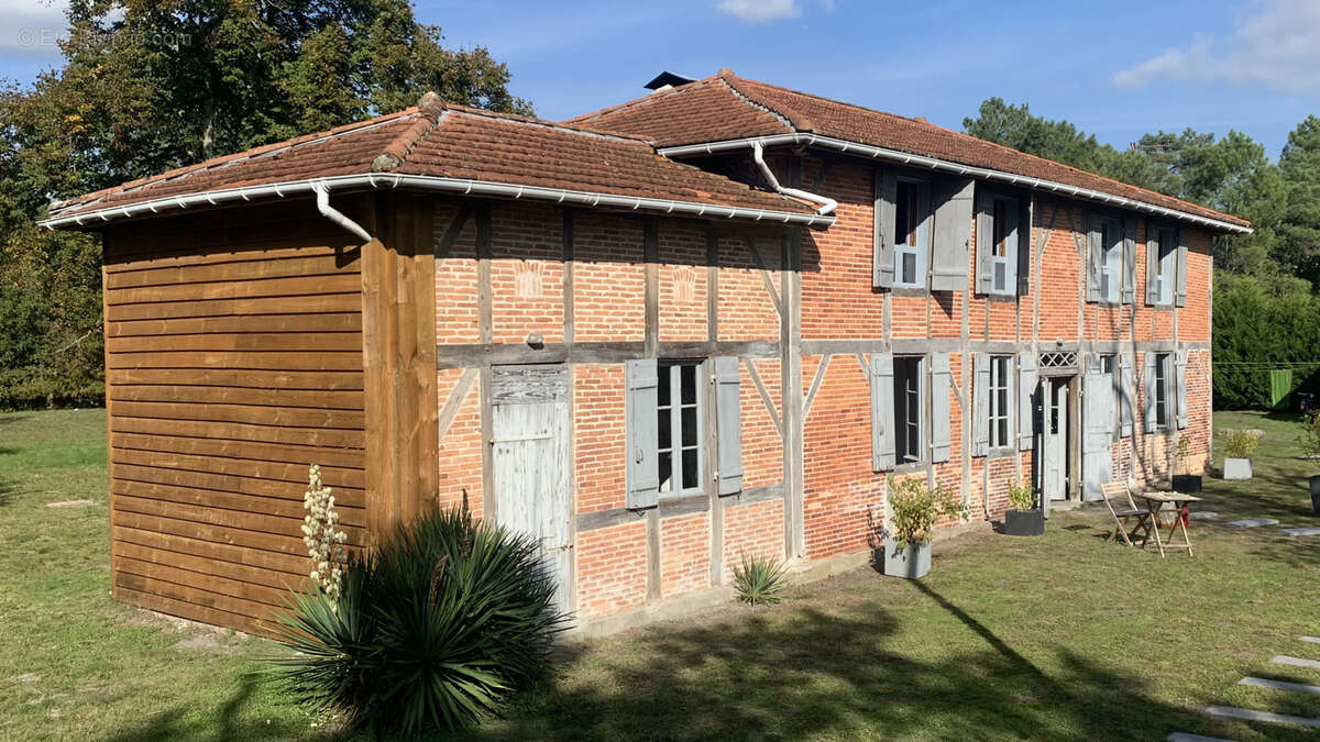 Maison à ONESSE-ET-LAHARIE
