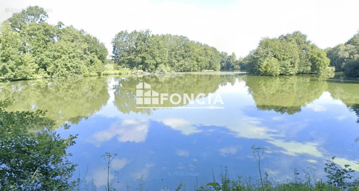 Terrain à CUGUEN