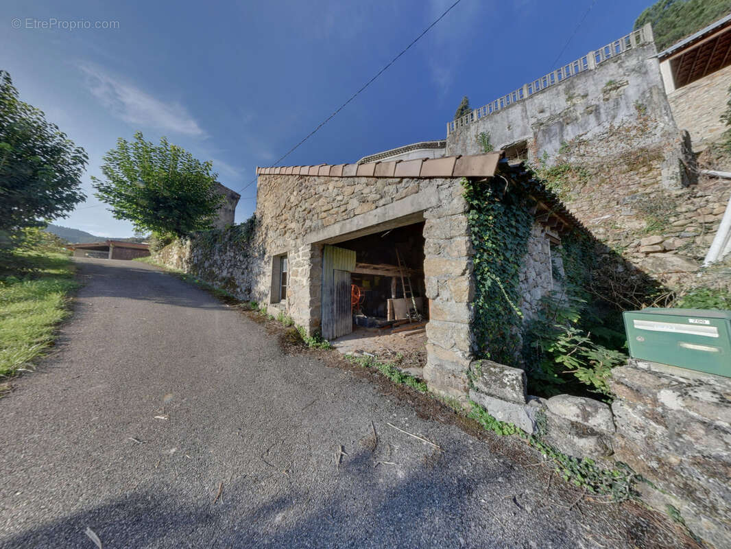 Maison à SAINT-FORTUNAT-SUR-EYRIEUX