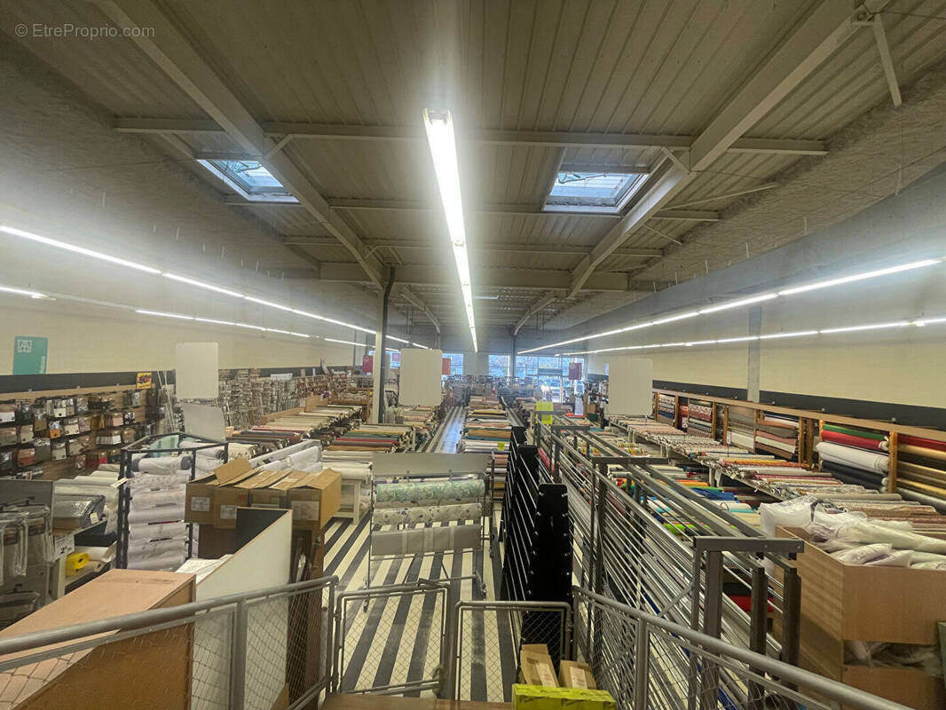 Commerce à COLOMBIERS