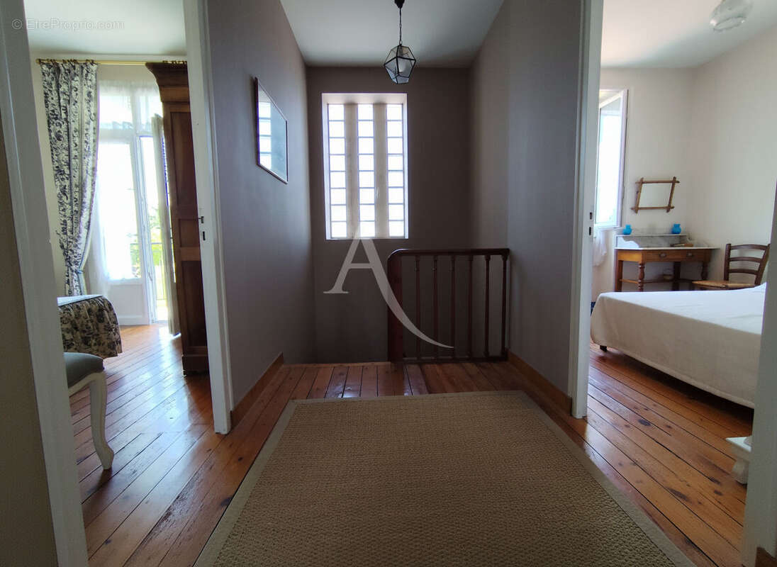 Maison de caractère au coeur du Bourg d'Olonne-sur-Mer  (5 chambres, garage, jardin) - photo 14