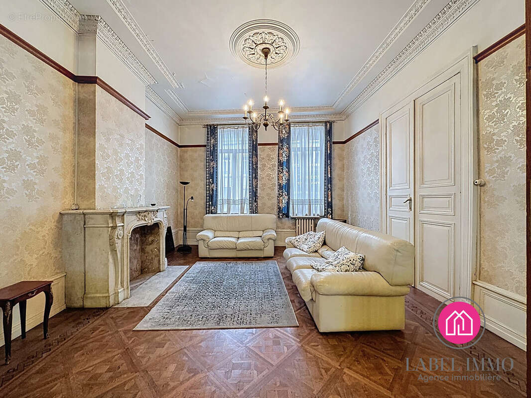 Autre à CONDE-SUR-L'ESCAUT