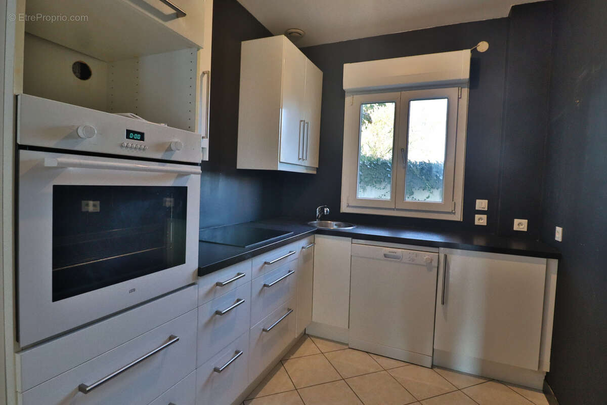 Maison à LA CHAPELLE-SAINT-LUC