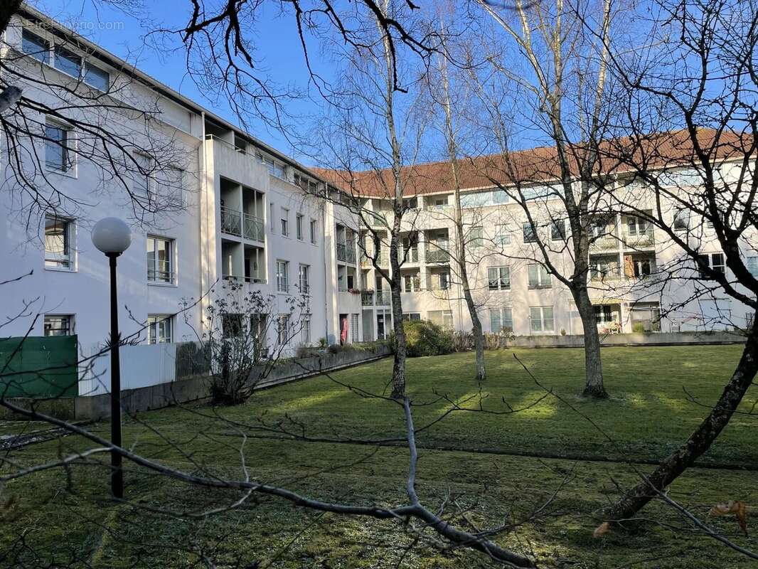 Dernier étage, sans ascenseur, Appartement T3 - 69.5 m² - Blordière - photo 11