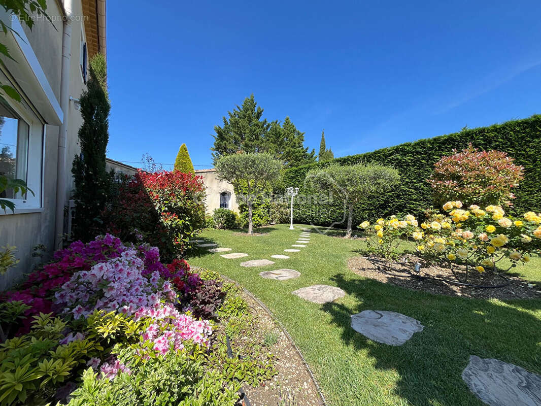 Maison à ROCHEFORT-DU-GARD