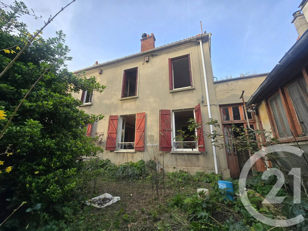 Maison à SAINT-MAUR-DES-FOSSES