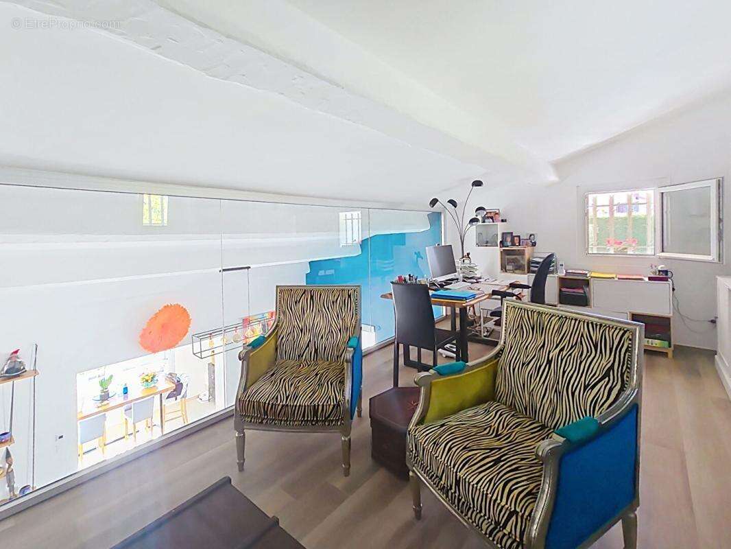 Maison à SIX-FOURS-LES-PLAGES