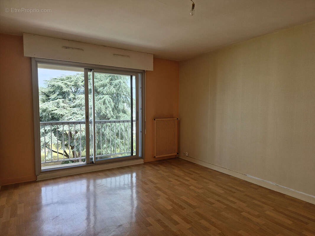 Appartement à SAINT-SEBASTIEN-SUR-LOIRE