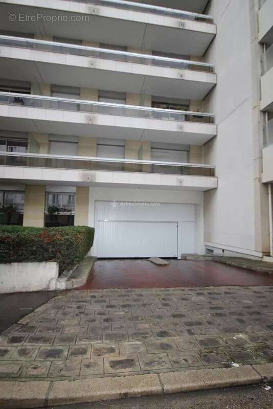 Commerce à ASNIERES-SUR-SEINE