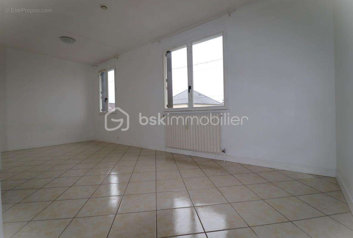 Appartement à MAROLLES-EN-HUREPOIX