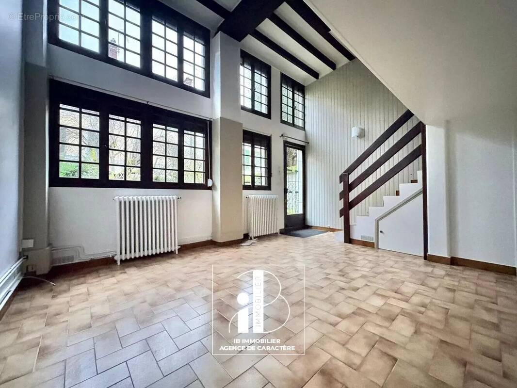 Appartement à FONTAINEBLEAU