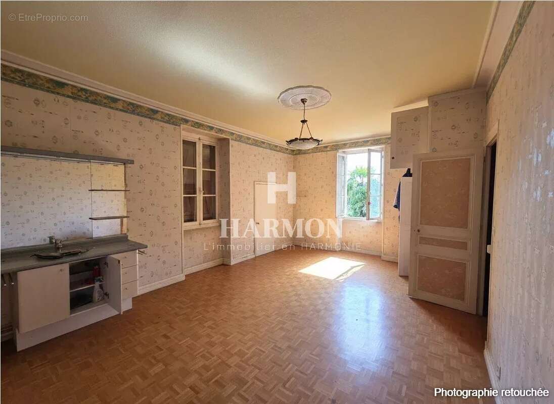 Harmon à vendre : Maison de charme 180 m² à Bizanos avec jardin clôturé - photo 6