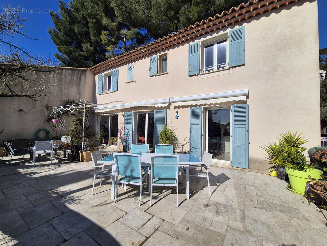 Appartement à HYERES