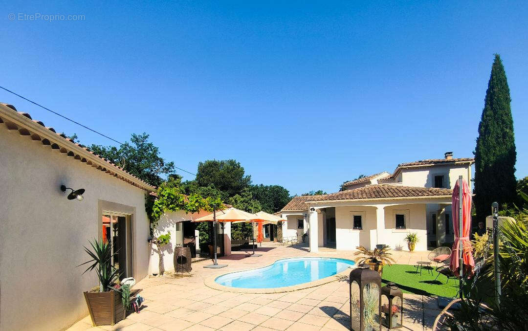 Maison à PERNES-LES-FONTAINES