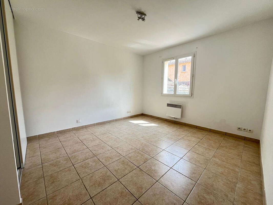 Appartement à vendre à Vergèze : le bonheur à portée de main ! - photo 2