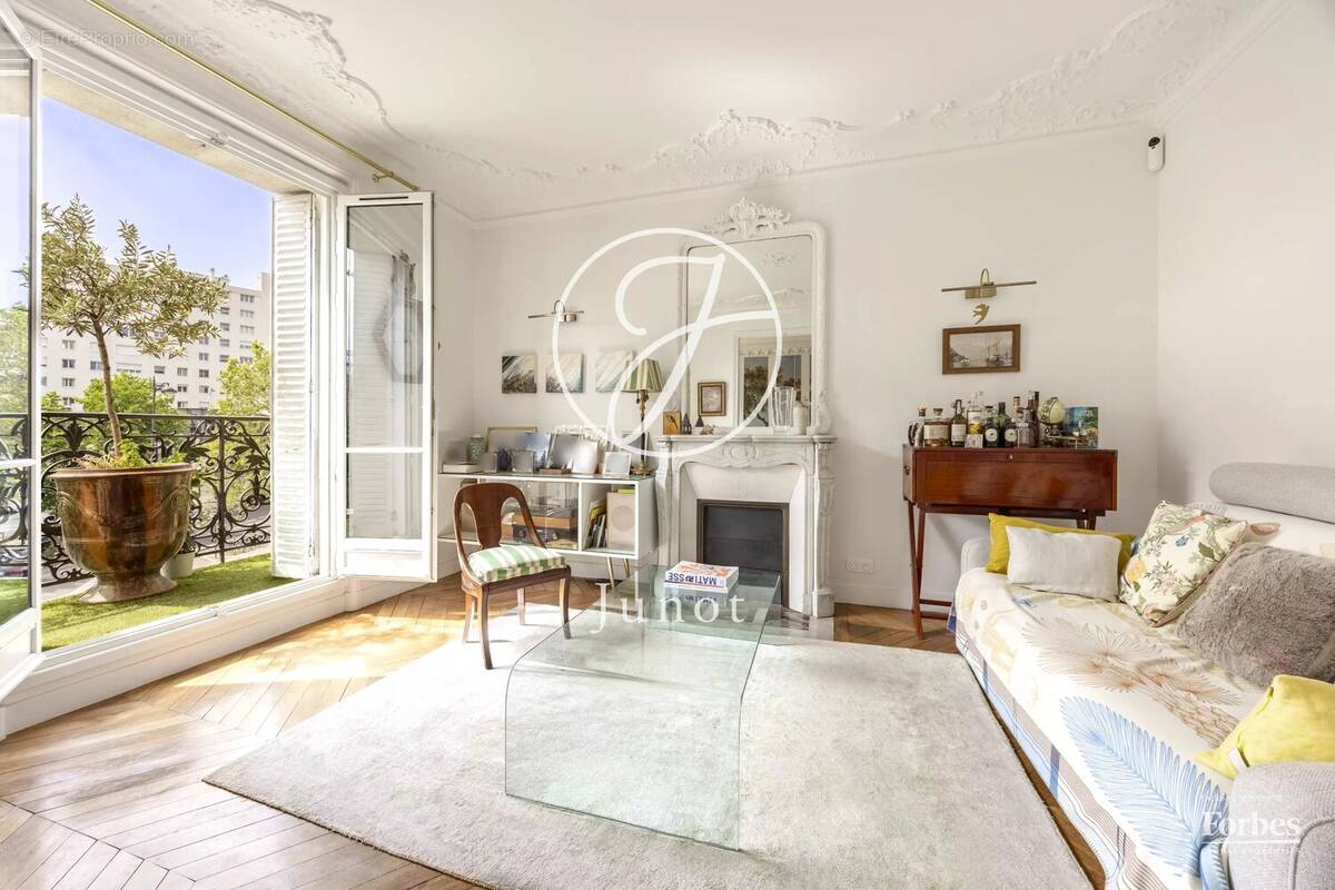 Appartement à PARIS-15E