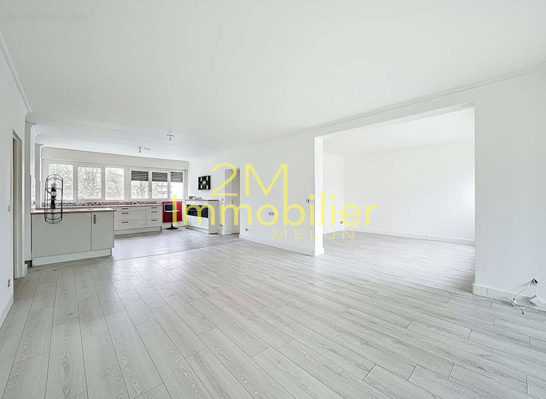 Appartement à VAUX-LE-PENIL